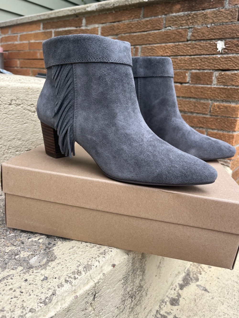 New Lucky Brand Gray Suede Fringe Ankle Booties